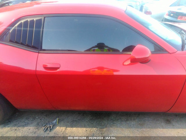 2C3CDZAG7FH770366 Dodge Challenger Sxt Or R/t