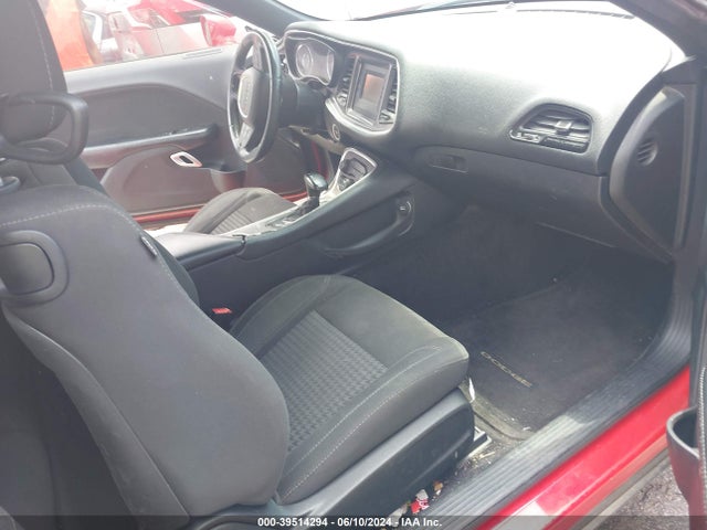 2C3CDZAG7FH770366 Dodge Challenger Sxt Or R/t