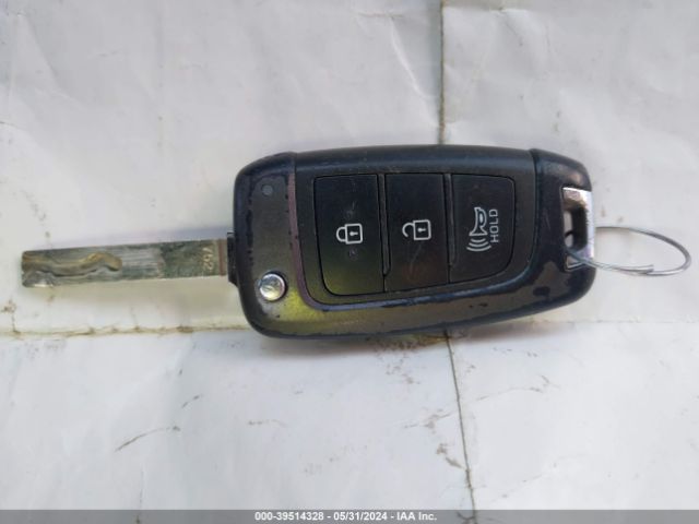 KMHRC8A3XLU015734 Hyundai Venue Sel