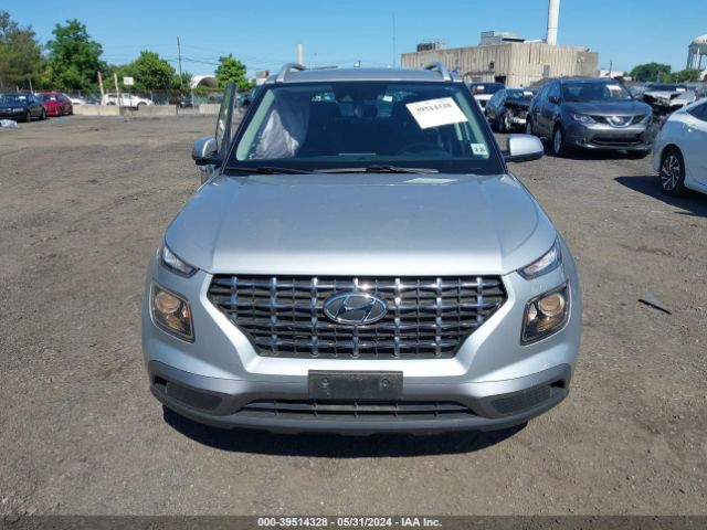 KMHRC8A3XLU015734 Hyundai Venue Sel