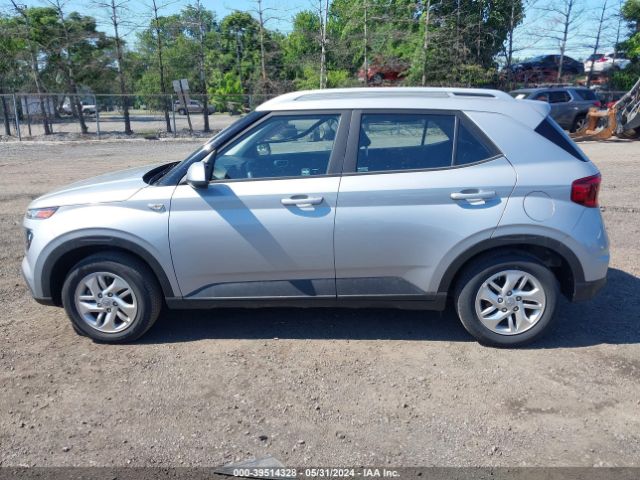 KMHRC8A3XLU015734 Hyundai Venue Sel