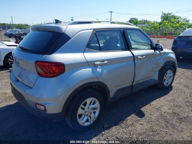 KMHRC8A3XLU015734 Hyundai Venue Sel
