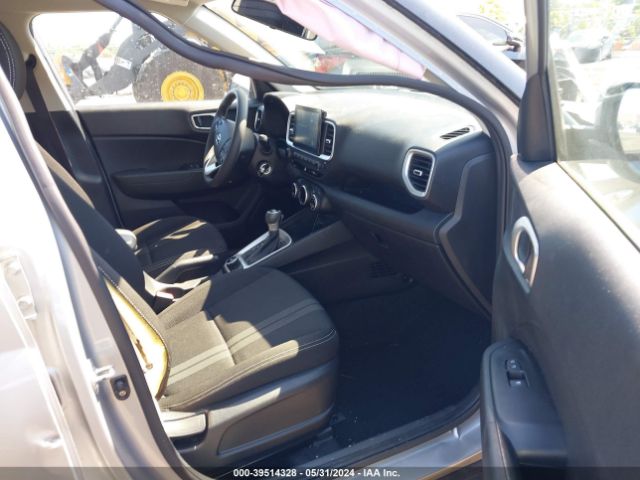 KMHRC8A3XLU015734 Hyundai Venue Sel