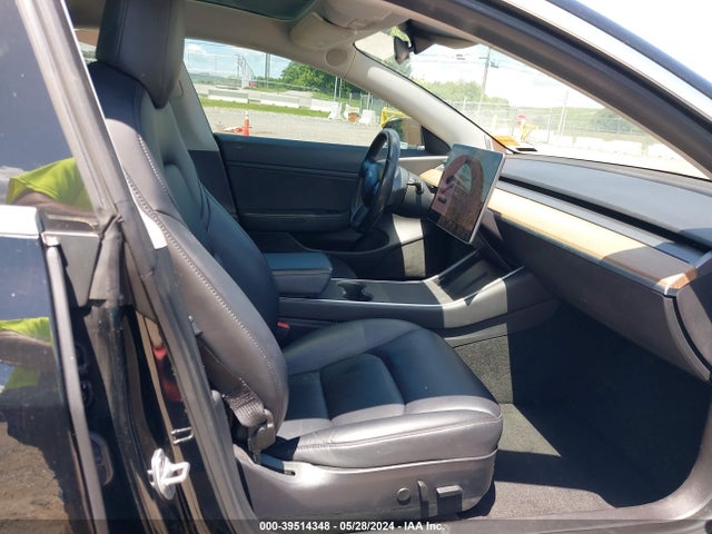 2019 TESLA MODEL 3 5YJ3E1EA2KF305977 Photo 4