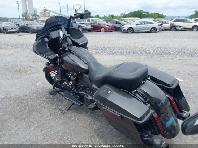2018 HARLEY-DAVIDSON FLTRXSE 1HD1TCL10JB955547 Photo 2
