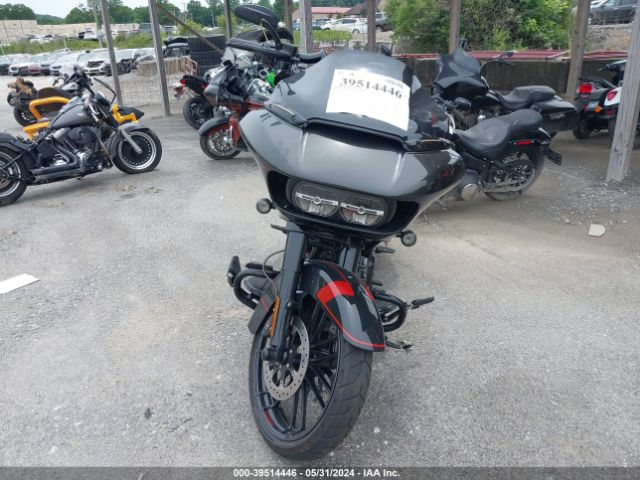 2018 HARLEY-DAVIDSON FLTRXSE 1HD1TCL10JB955547 Photo 4