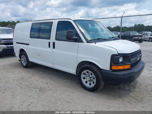 Chevrolet Express 1500 Work Van 2014 1GCSGAFX1E1157892 Image 1