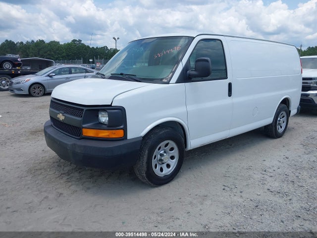 Chevrolet Express 1500 Work Van 2014 1GCSGAFX1E1157892 Image 2