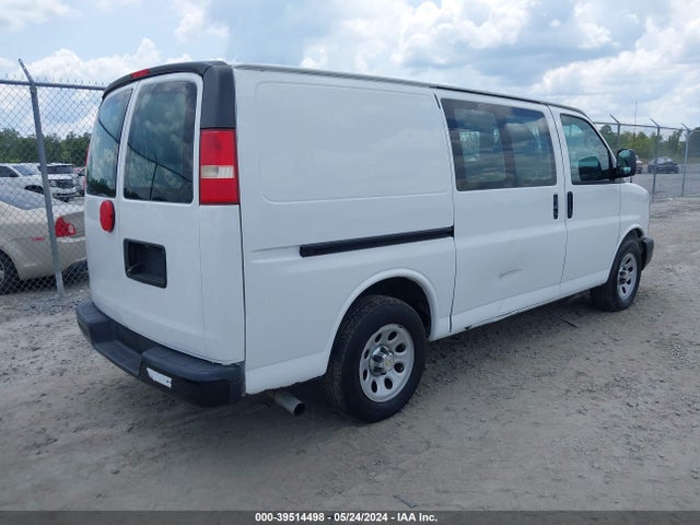 Chevrolet Express 1500 Work Van 2014 1GCSGAFX1E1157892 Image 4