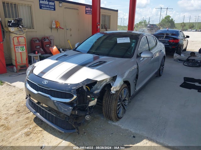 KIA Stinger Premium 2018 KNAE25LA0J6037028 Image 2