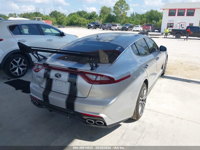 KIA Stinger Premium 2018 KNAE25LA0J6037028 Image 4