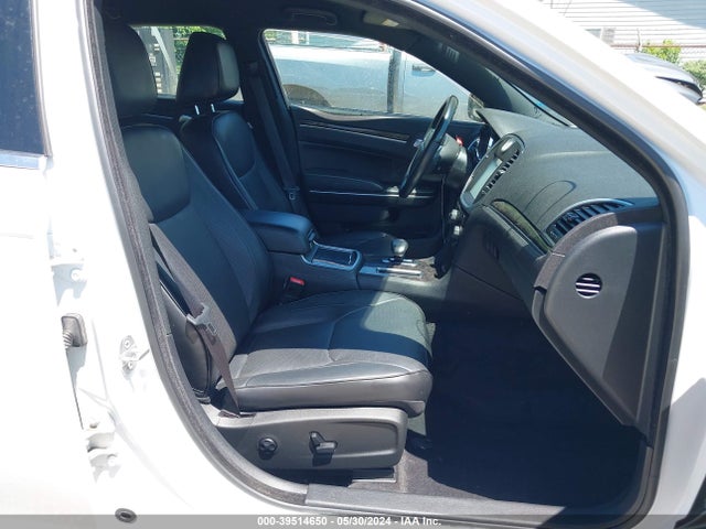 Chrysler 300c Awd 2014 2C3CCAKG9EH255855 Image 5