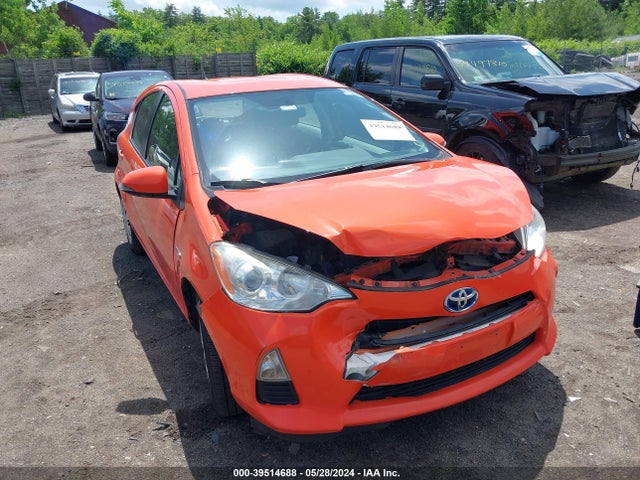 39514688 :رقم المزاد ، JTDKDTB30D1047048 vin ، 2013 Toyota Prius C Two مزاد بيع