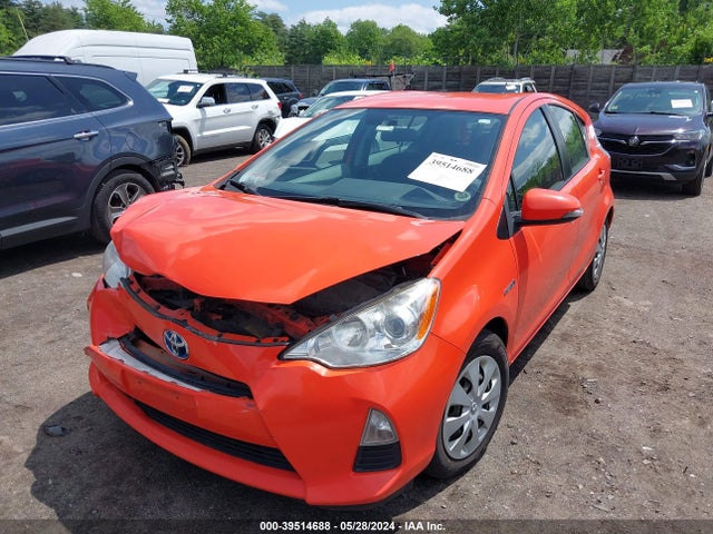 39514688 :رقم المزاد ، JTDKDTB30D1047048 vin ، 2013 Toyota Prius C Two مزاد بيع