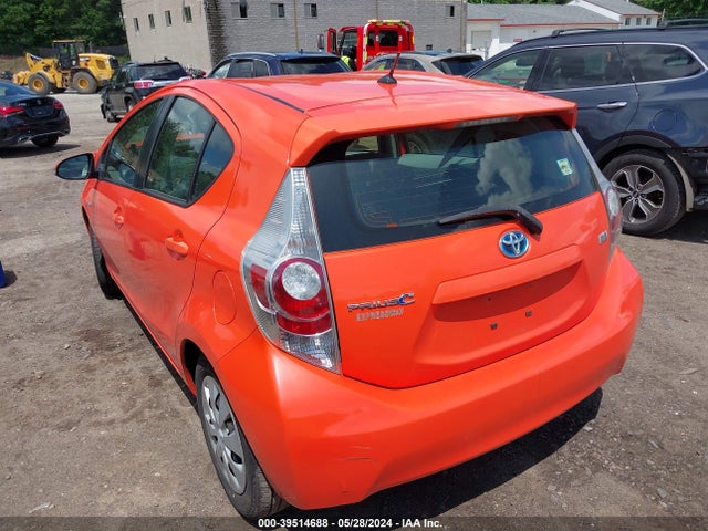 39514688 :رقم المزاد ، JTDKDTB30D1047048 vin ، 2013 Toyota Prius C Two مزاد بيع