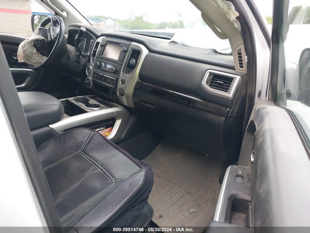 Nissan TITAN SV 2018 1N6AA1E58JN538636 Image 5