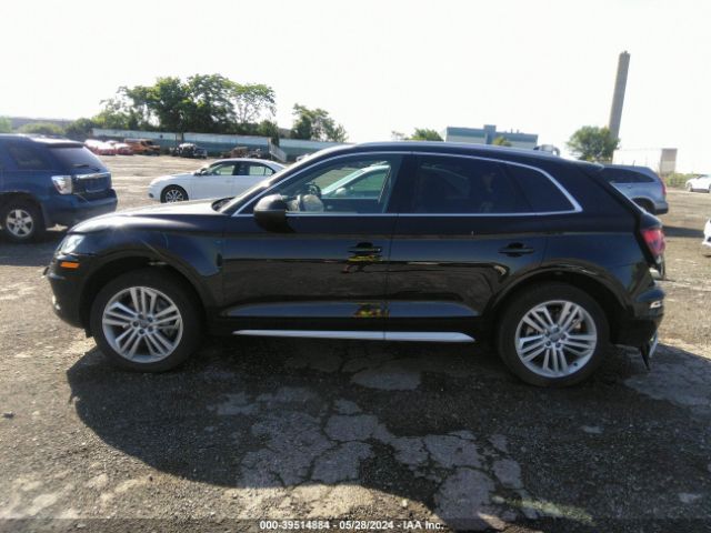 WA1BNAFY2J2220902 Audi Q5 2.0t Premium/2.0t Tech Premium