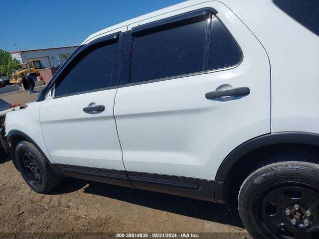 Ford Utility Police Interceptor 2016 1FM5K8AR8GGB64699 Image 13