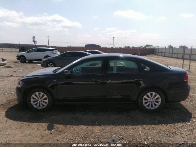 1VWAT7A32EC117420 Volkswagen Passat 1.8t Wolfsburg Edition