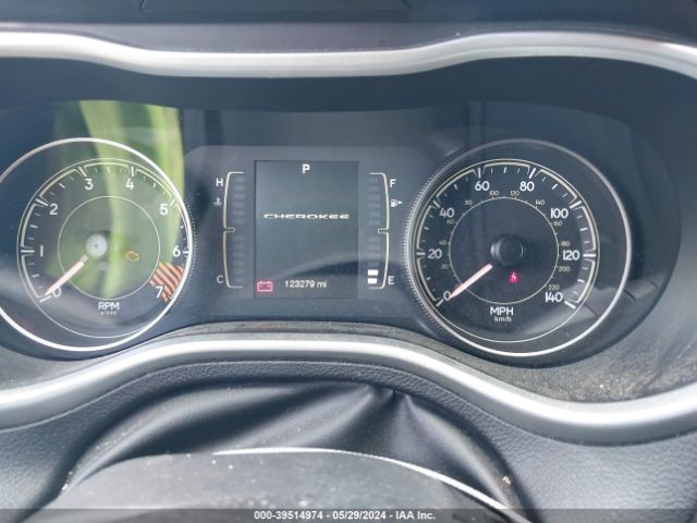 1C4PJMCB2EW140944 Jeep Cherokee Latitude