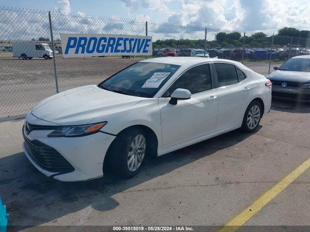 Toyota CAMRY LE 2019 4T1B11HK3KU854943 Image 2