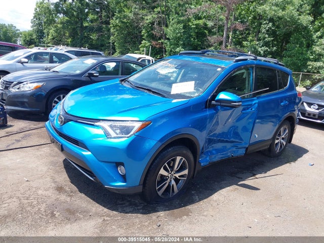 Toyota Rav4 Xle 2017 JTMRFREVXHD203383 Image 2