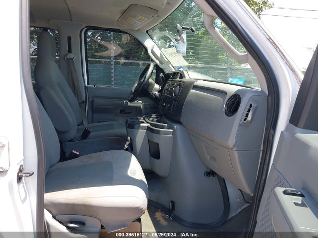 Ford E-350 Super Duty Xlt 2014 1FBNE3BL5EDA21124 Image 5