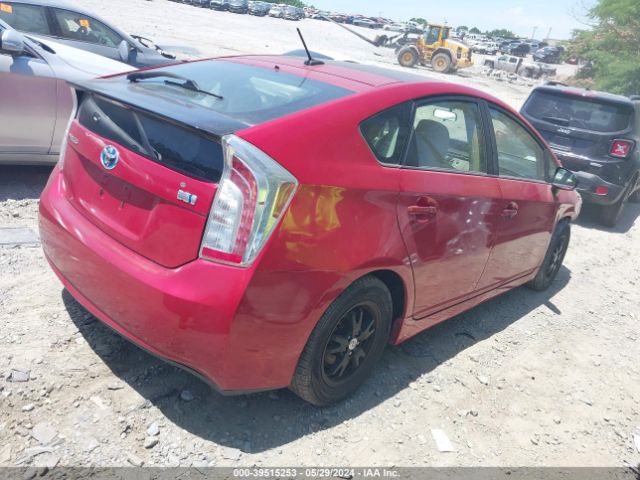JTDKN3DU5E1780961 Toyota Prius Three