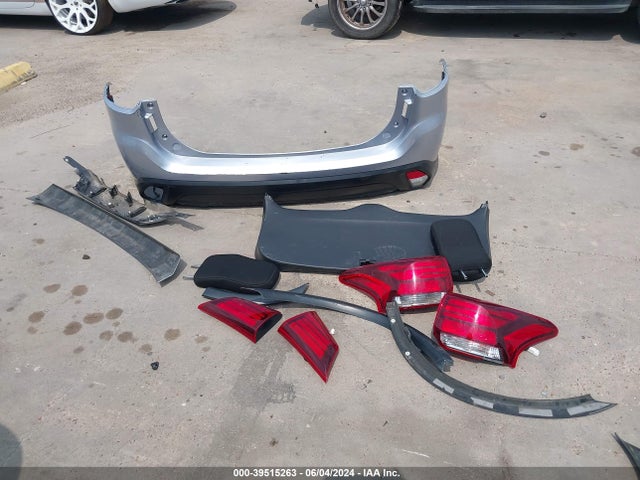 JA4AD2A39GZ016758 Mitsubishi Outlander Es
