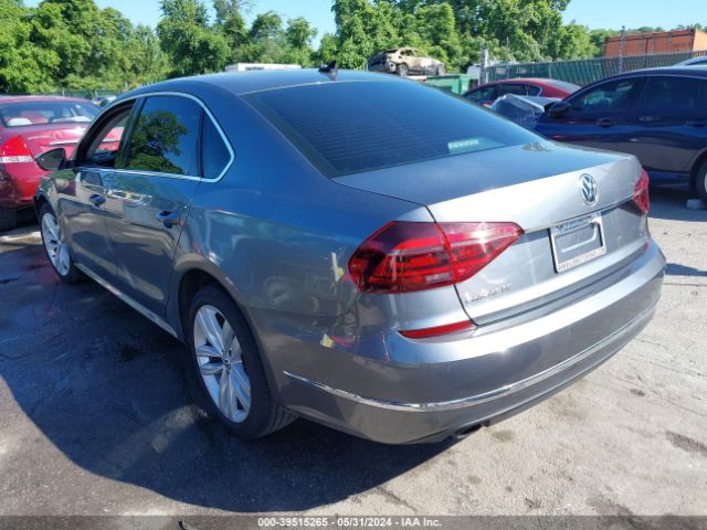 1VWBA7A3XJC030322 Volkswagen Passat 2.0t Se