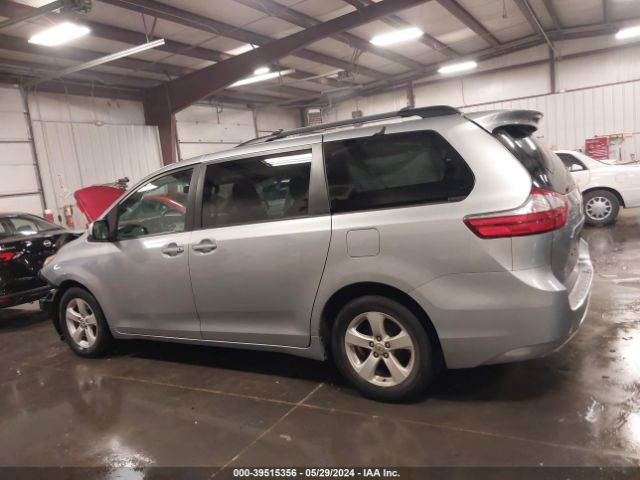 5TDKZ3DC4HS769744 Toyota Sienna Le 8 Passenger