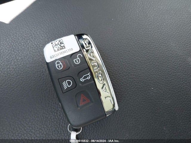 2018 JAGUAR F-PACE SADCJ2FX5JA269086 Photo 10