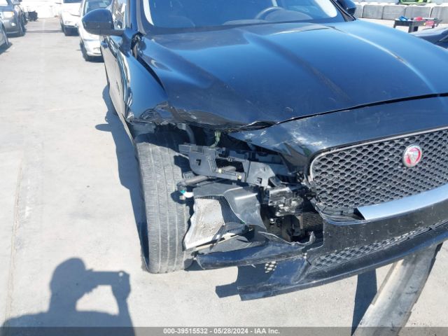 SADCJ2FX5JA269086 Jaguar F-pace 25t Premium