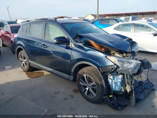 Toyota Rav4 Xle 2017 JTMWFREV5HD103260 zdjęcie główne