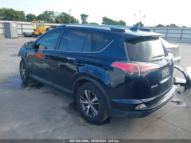 Toyota Rav4 Xle 2017 JTMWFREV5HD103260 Image 3