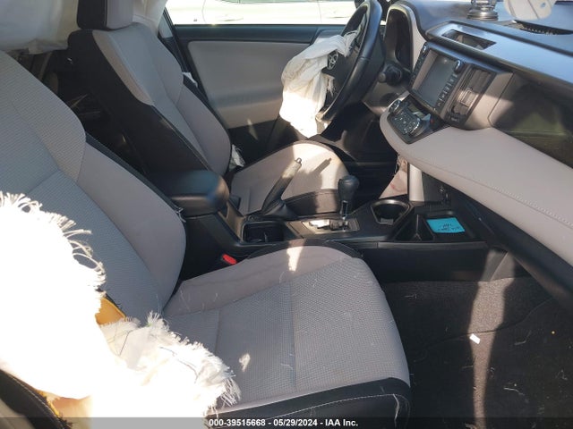 Toyota Rav4 Xle 2017 JTMWFREV5HD103260 Image 5