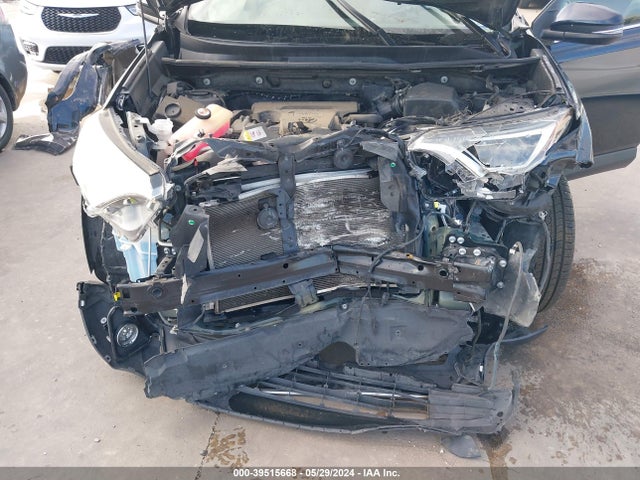 Toyota Rav4 Xle 2017 JTMWFREV5HD103260 Image 6