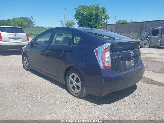 Toyota Prius Two 2014 JTDKN3DU2E0362900 Image 3