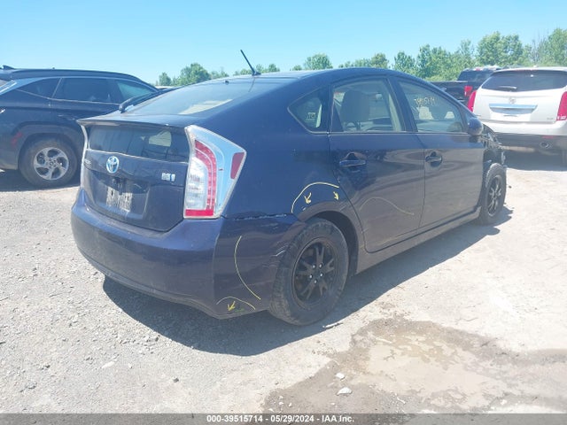Toyota Prius Two 2014 JTDKN3DU2E0362900 Image 4