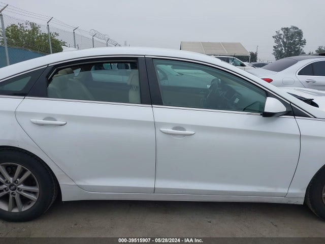 Hyundai SONATA SE 2016 5NPE24AFXGH392282 Image 13