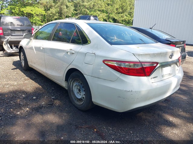 Toyota CAMRY LE 2015 4T1BF1FK8FU052950 Image 3