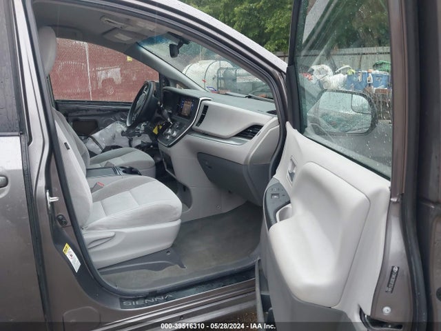 Toyota Sienna Le 8 Passenger 2015 5TDKK3DC0FS574841 Image 5