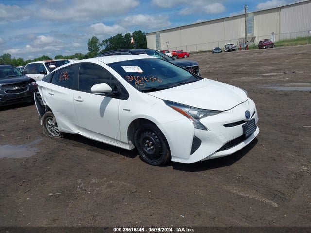 Toyota Prius Two 2018 JTDKBRFUXJ3061891 zdjęcie główne