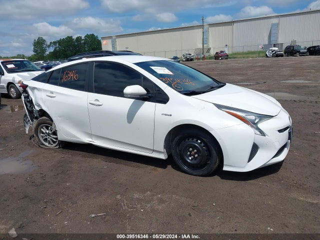 Toyota Prius Two 2018 JTDKBRFUXJ3061891 Image 13