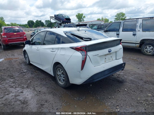 Toyota Prius Two 2018 JTDKBRFUXJ3061891 Image 3