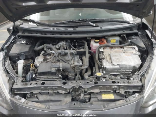 JTDKDTB37F1575897 Toyota Prius C One