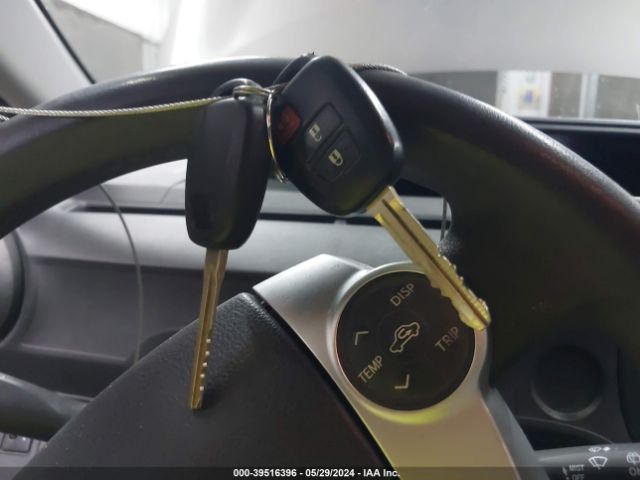 JTDKDTB37F1575897 Toyota Prius C One