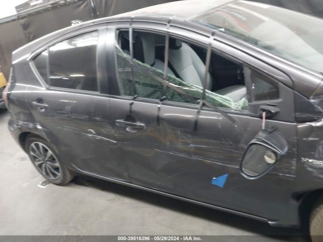 JTDKDTB37F1575897 Toyota Prius C One
