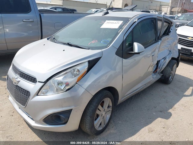 Chevrolet Spark 1lt Cvt 2015 KL8CD6S98FC725930 Image 2