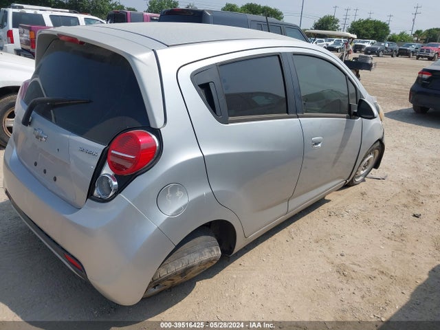 Chevrolet Spark 1lt Cvt 2015 KL8CD6S98FC725930 Image 4